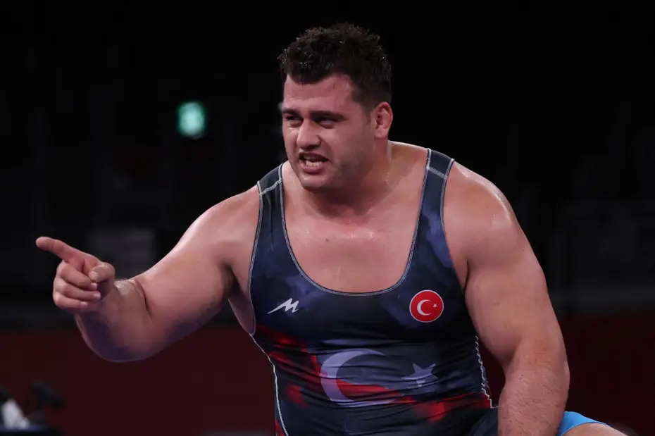 Rıza Kayaalp'ten tarihi başarı