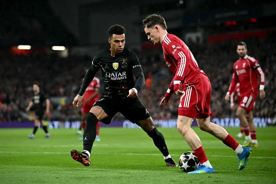 Yine benzer mekan yine skandal, 90 milyon euroluk futbolcuyu stadyum mikrofonu sakatladı. Akıllara Galatasaray maçı geldi 