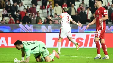 Mauro Icardi, Galatasaray efsanesi Hagi'yi yakaladı