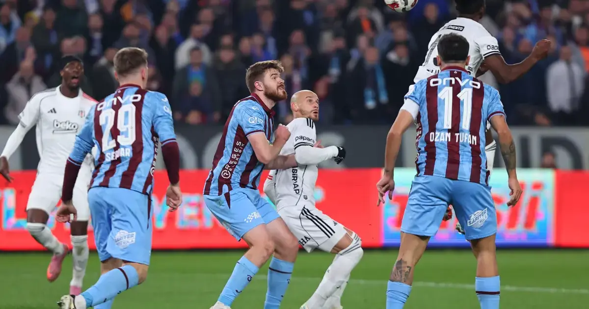Trabzonspor ve Beşiktaş'tan arka arkaya paylaşımlar, "Kavgaysa kavga"