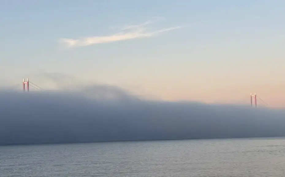 Çanakkale Boğazı'nda gemi trafiğine sis engeli