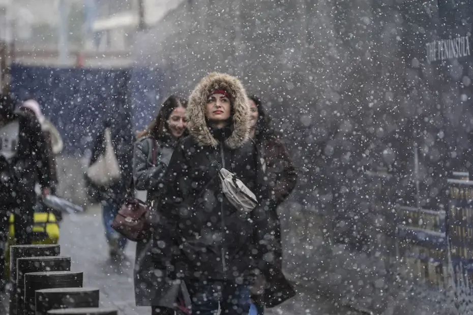 İstanbul'da lapa lapa kar yağışı. Kar yağışı ne zaman bitecek? AKOM saat verdi