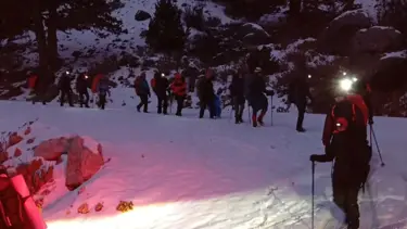 Antalya'da dağda mahsur kalan 24 kişi kurtarıldı