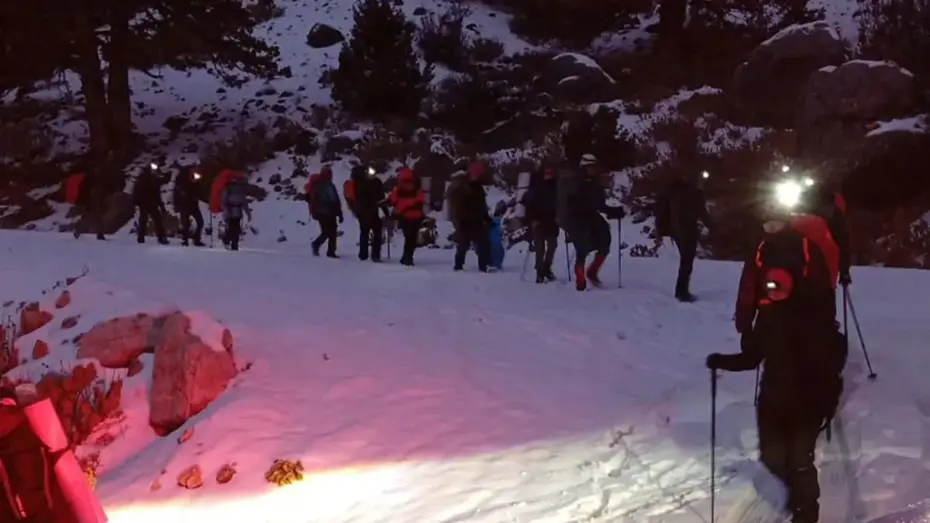 Antalya'da dağda mahsur kalan 24 kişi kurtarıldı