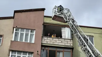 Karabük'te 5 katlı binada yangın. Can pazarı yaşandı