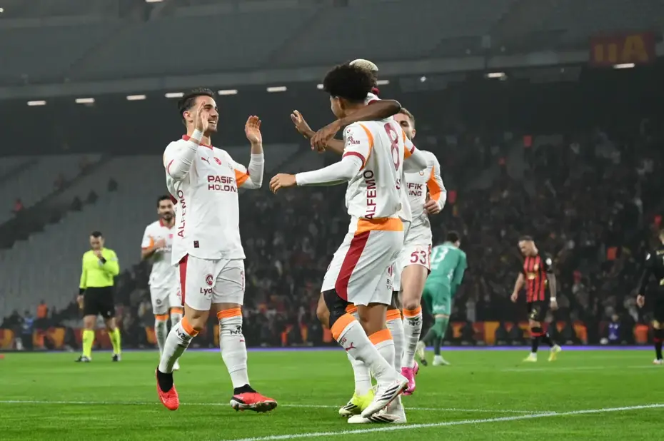 Galatasaray’da Okan Buruk’tan 3 değişiklik