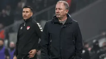 Sergen Yalçın'dan hakeme ve futbolculara tepki, "Yerden kalkmadı"