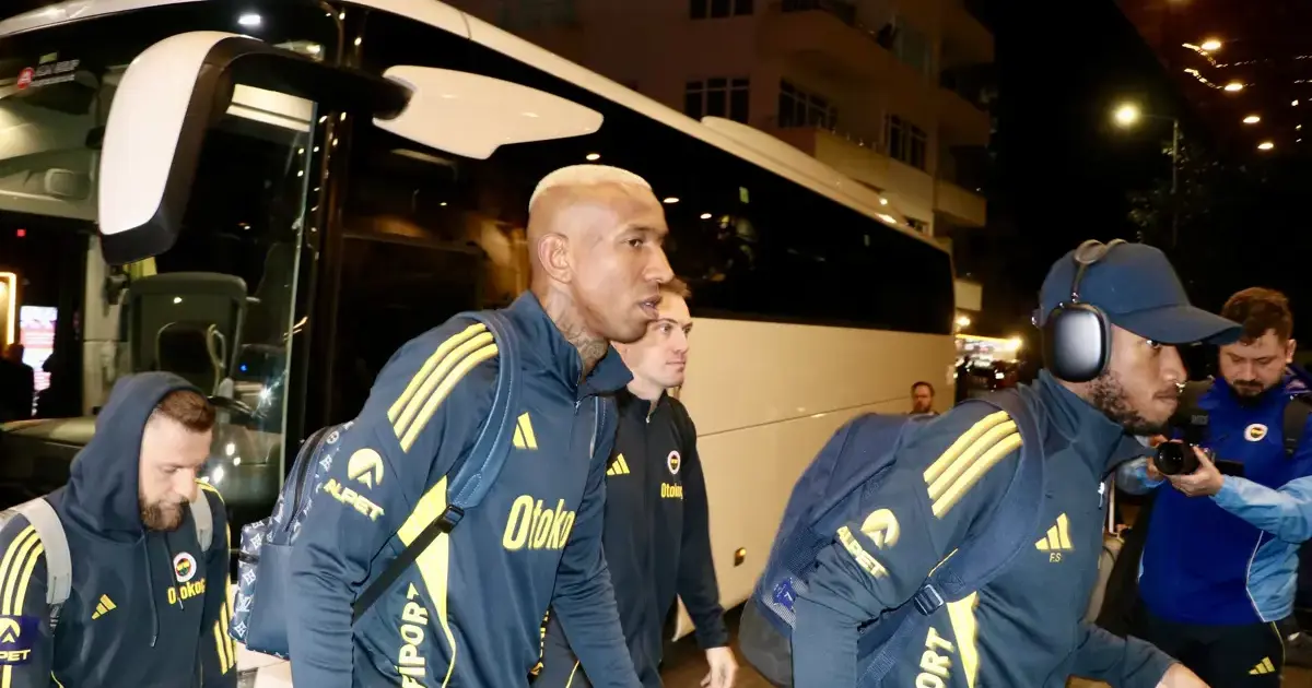 Sadettin Saran kafileye eşlik etti. Fenerbahçe, Trabzon'da