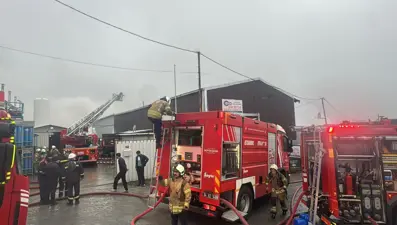 Eyüpsultan'da üç iş yerinde korkutan yangın