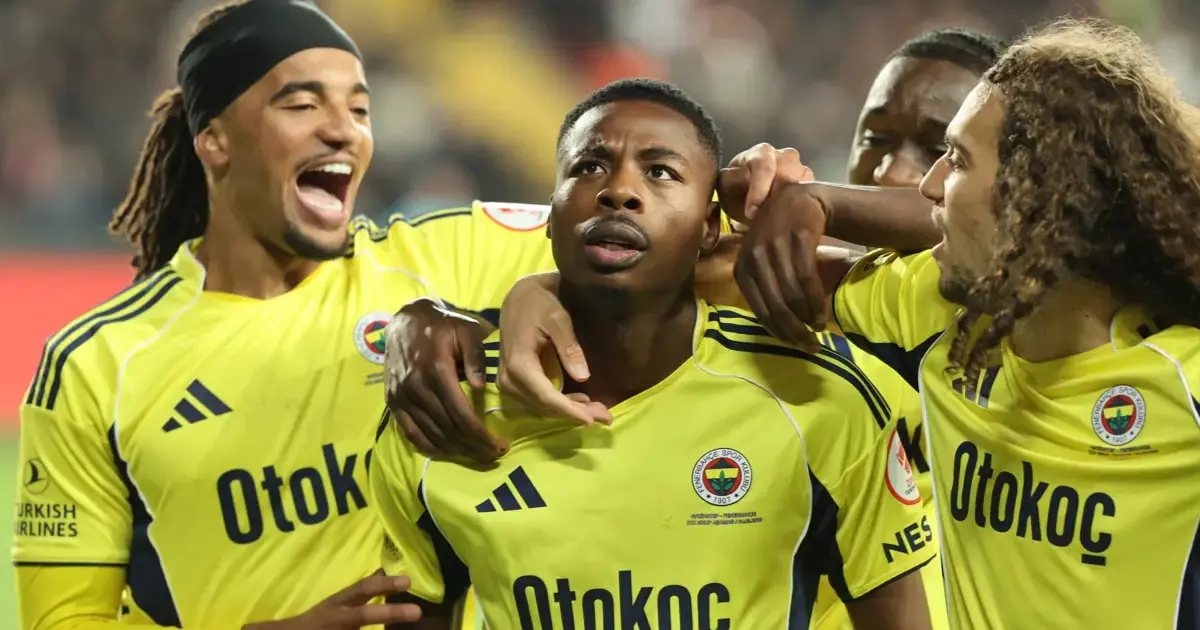 Fenerbahçe farklı kazandı adını çeyrek finale yazdırdı