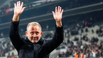 Soyunma odasından çıkıp gelmişti, Sergen Yalçın'dan derbi açıklaması. "Taraftarımız merak etmesin"