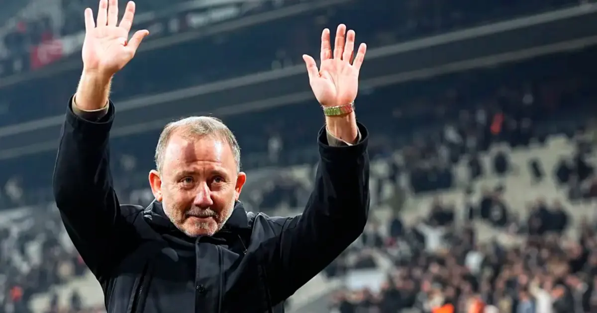 Soyunma odasından çıkıp gelmişti, Sergen Yalçın'dan derbi açıklaması. "Taraftarımız merak etmesin"