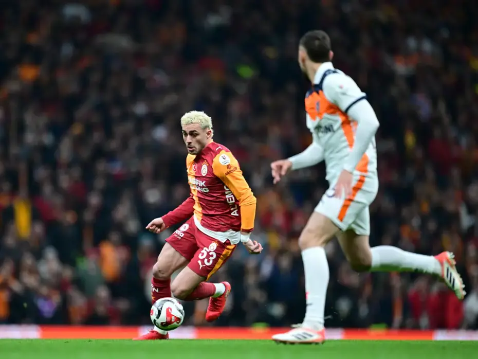 Canlı maç anlatımı: Lider Galatasaray, Başakşehir karşısında