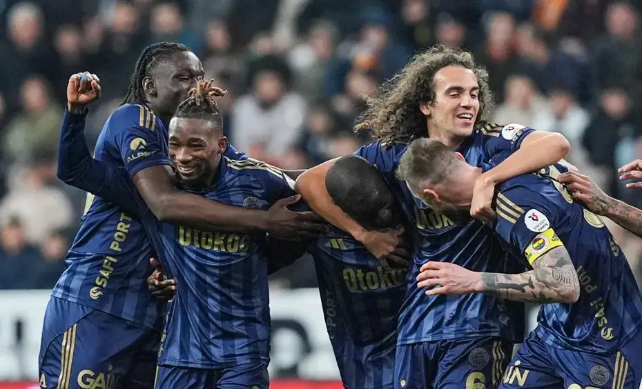 Fenerbahçe, Kayseri'de farklı kazandı