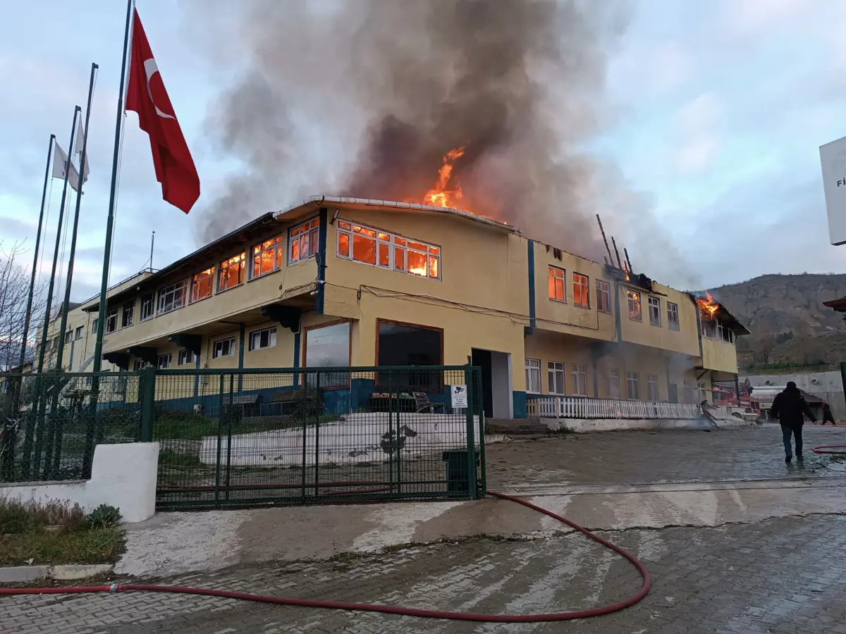 Kastamonu'da korkutan fabrika yangını