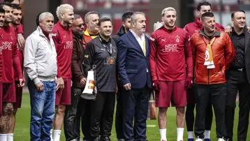 Galatasaray'dan taraftara açık idman. "Bu takım söke söke şampiyon"
