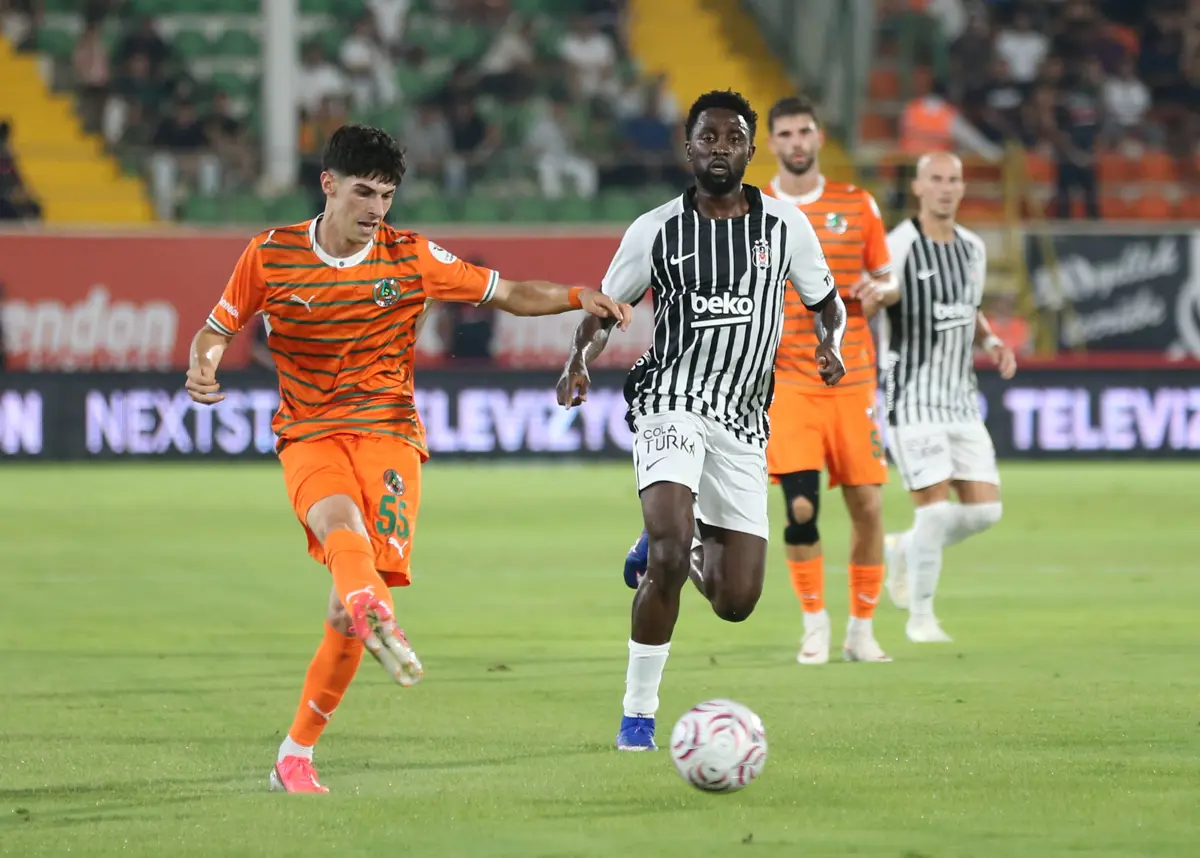 CANLI | Beşiktaş 2'de 2 hedefiyle sahada