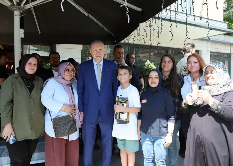 Cumhurbaşkanı Erdoğan'dan esnaf ziyareti