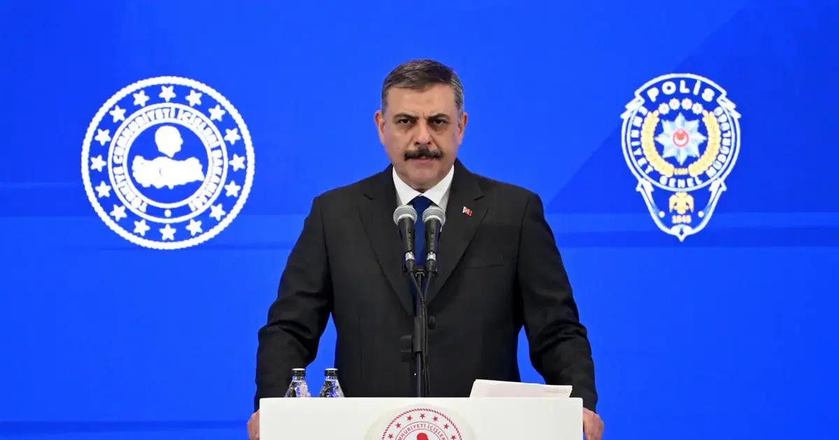 Bakan Çiftçi'den emniyet müdürlerine 10 talimat. "Tehlike okul kapısına gelmeden tedbir alacağız"