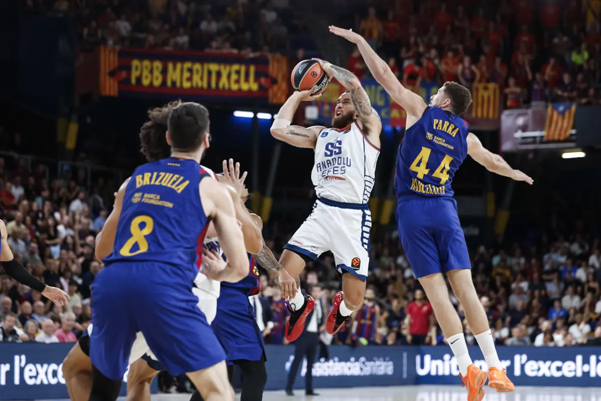 Anadolu Efes, Barcelona'da umduğunu bulamadı