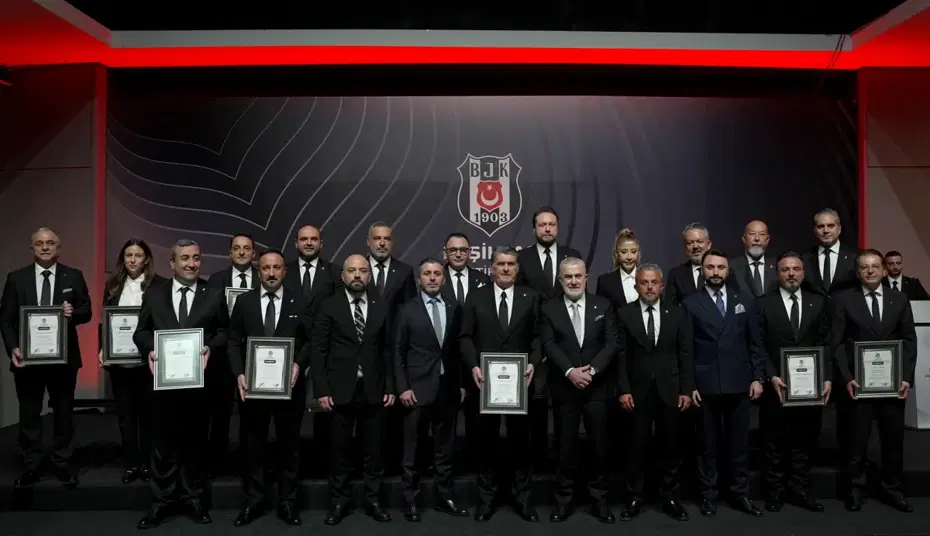 Serdar Adalı mazbatasını aldı, camiaya seslendi. 