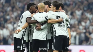 Beşiktaş evinde rakip tanımıyor. Kocaelispor da Tüpraş Stadyumu'ndan puan alamadı