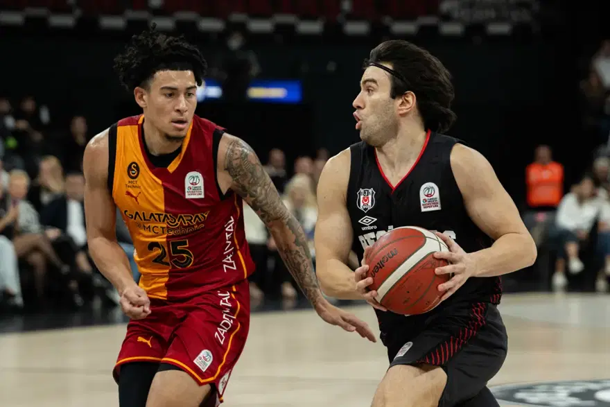 KJ SIMPSON İLK MAÇINDA 12 SAYI ATTI 4