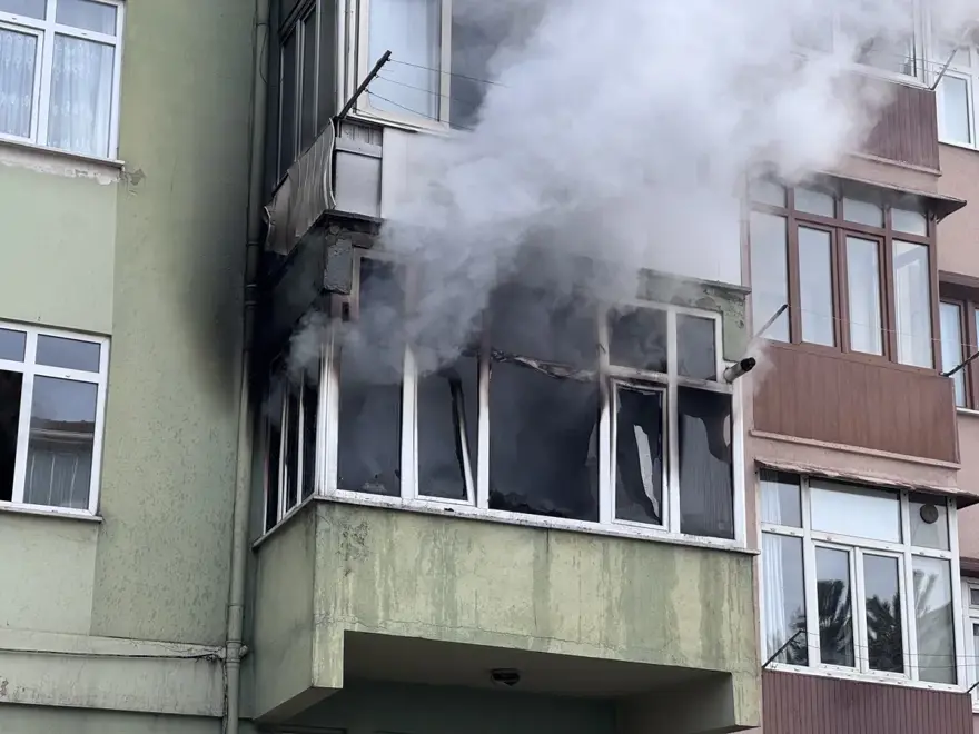 Karabük'te 5 katlı binada yangın. Can pazarı yaşandı 