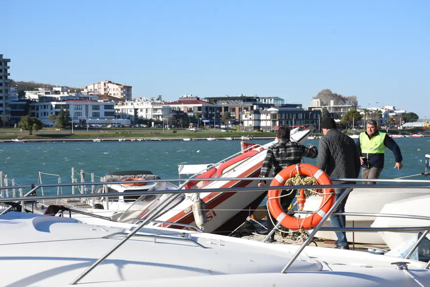 SAMSUN'DA ÜÇ TEKNE BATTI 3