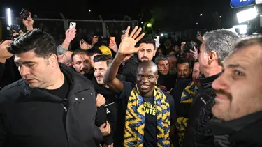 Fenerbahçe Kante'nin maliyetini açıkladı, yıldız futbolcu İstanbul'da