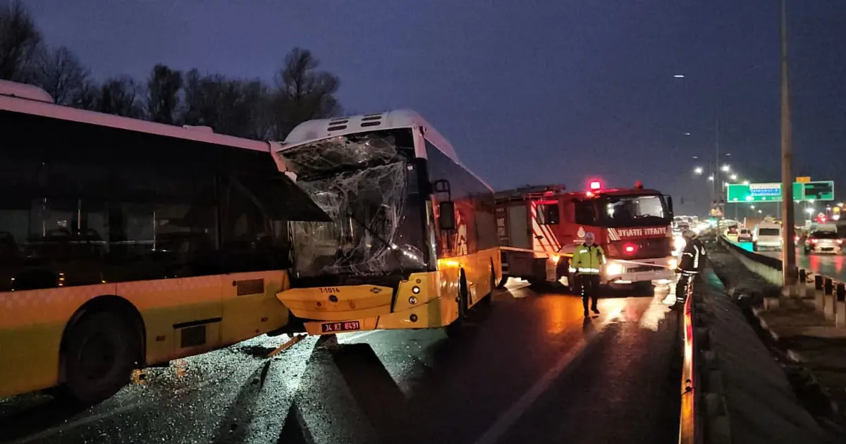 Başakşehir'de üç İETT otobüsü kaza yaptı. Yaralılar var