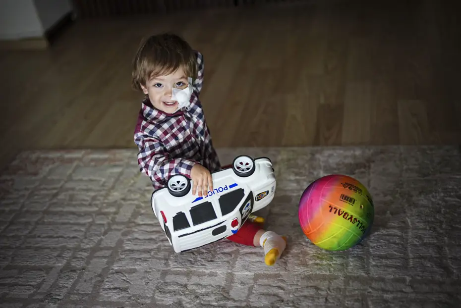 Pitbull saldırısına uğrayan minik Efe taburcu edildi