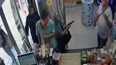 Eşini vurmak istedi, silah tutukluk yapınca kabzayla yaraladı