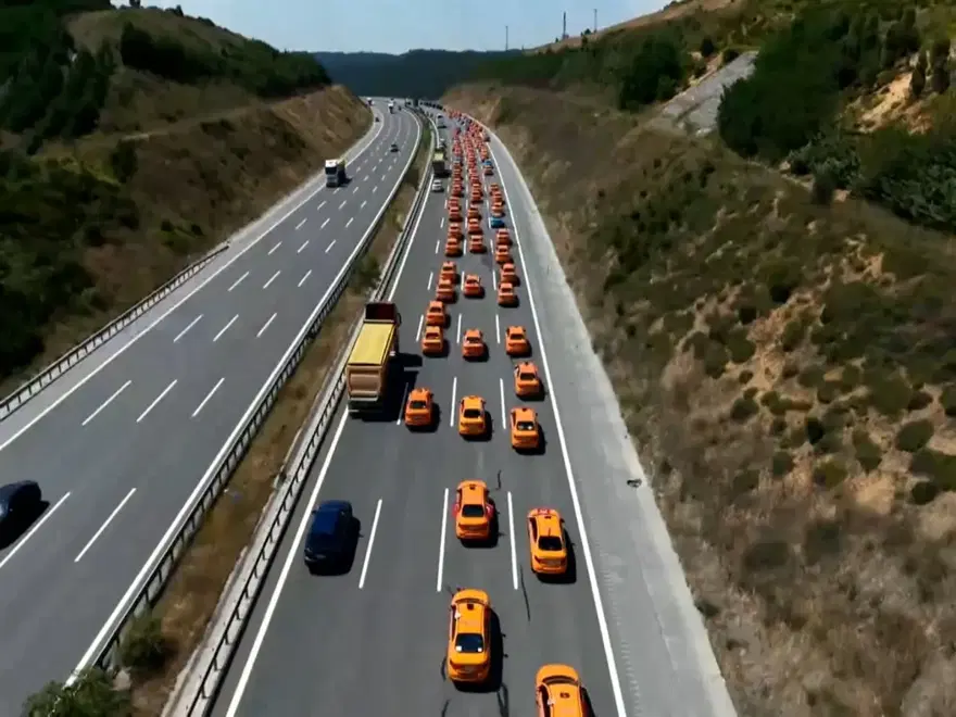 Taksicilerden 15 Temmuz konvoyu 