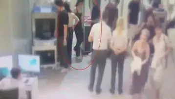 Üniversiteli genç kız şarjör ve onlarca mermiyle AVM'ye girmeye çalıştı. "Sevgilime götürüyordum"