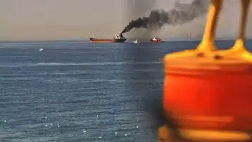 Ahırkapı'da arıza yapan gemiden dumanlar yükseldi