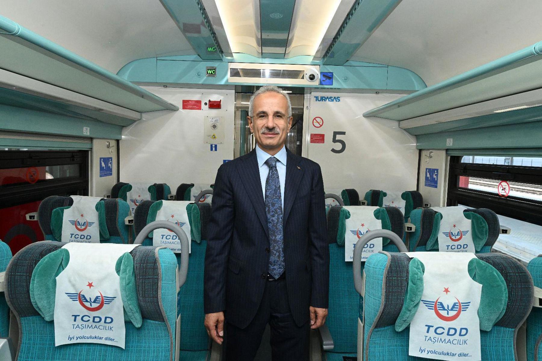Bakan Uraloğlu: Ankara-Konya YHT 15 yılda 22,8 milyon yolcuya hizmet verdi