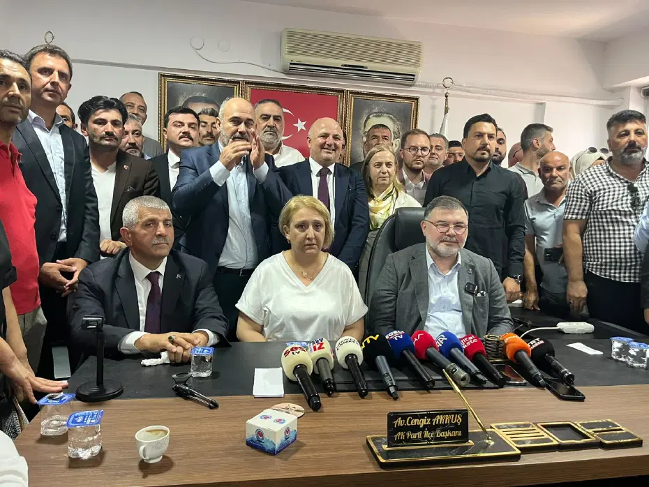Menderes Belediyesi Başkanvekili AK Parti'nin adayı Asuman Şen oldu