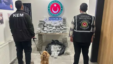 Sınır kapılarında ve İstanbul Havalimanı'nda yüzlerce kilo uyuşturucu ele geçirildi