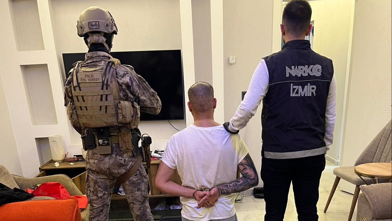 Son dakika! Almanya'nın aradığı suçlu İzmir'de yakalandı