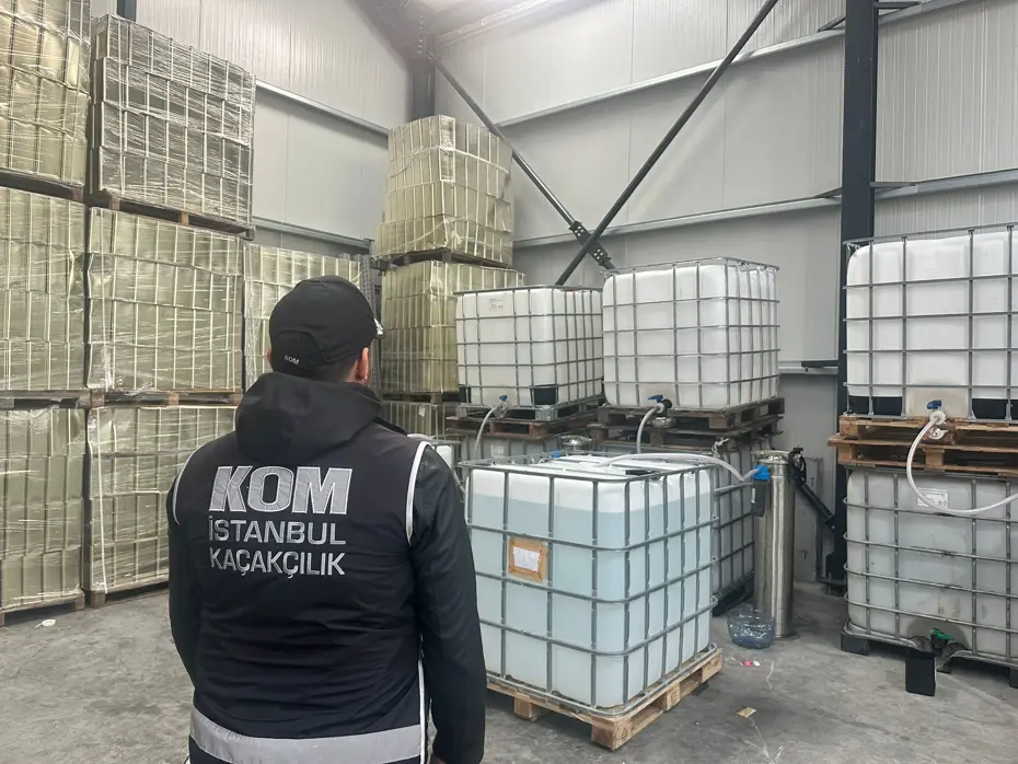 İstanbul'da kaçak alkol operasyonunda üç tutuklama