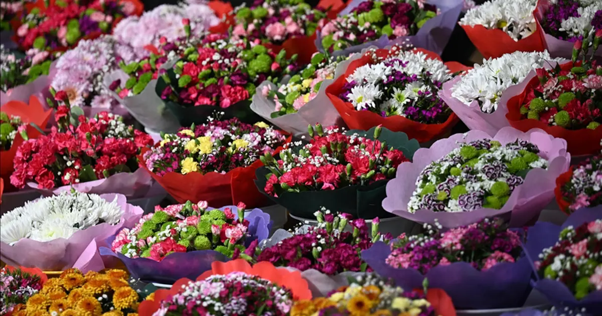 Eşine isimsiz çiçek gönderdi boşanma nedeni sayıldı