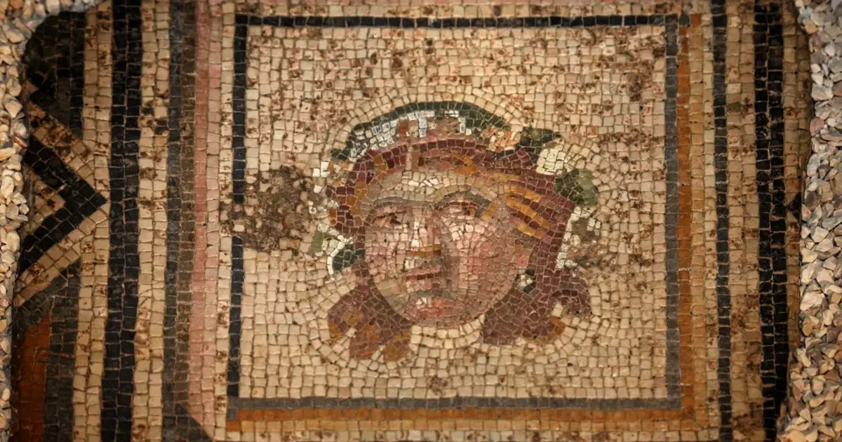 ABD, Zeugma'nın Çingene Kızı Mozaiği'nin eksik parçasını Türkiye'ye iade etti