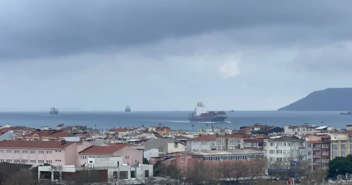 Çanakkale Boğazı çift yönlü trafiğe açıldı