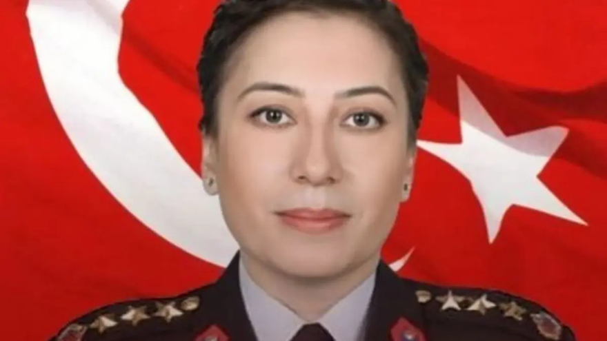 Türk Hava Kuvvetleri'nin ilk kadın paşası Özlem Karapınar oldu 2