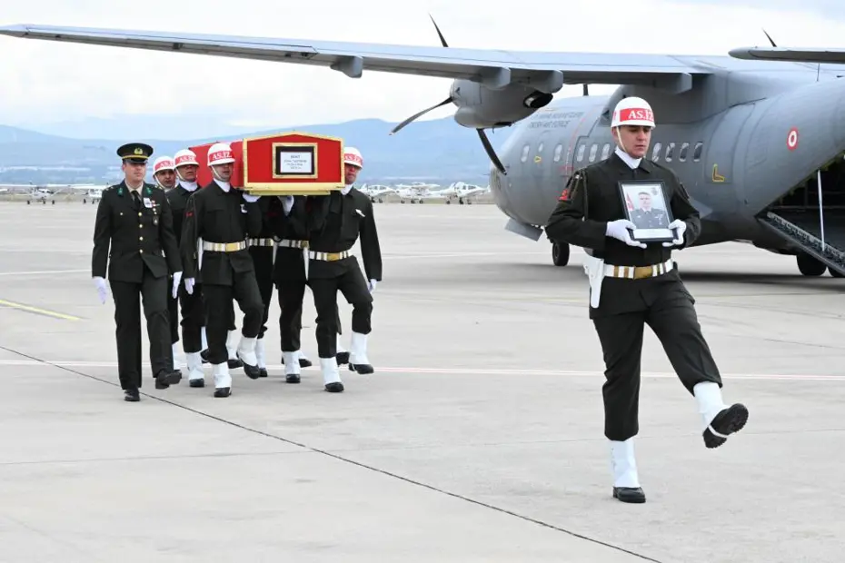 Katar'daki helikopter kazasında şehit olan Binbaşı Sinan Taştekin'e veda