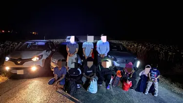 Edirne'de, Avrupa'ya gitmek isteyen 7 kaçak göçmen yakalandı, 3 şüpheli gözaltında