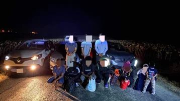 Edirne'de, Avrupa'ya gitmek isteyen 7 kaçak göçmen yakalandı, 3 şüpheli gözaltında