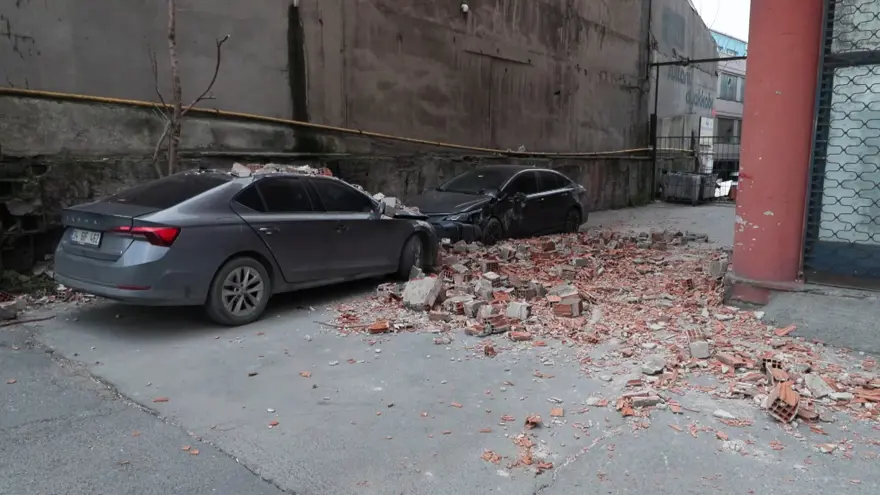 "DUVARIN UÇTUĞUNU GÖRDÜK" 3