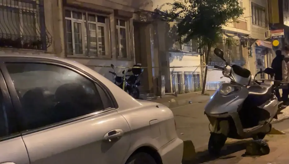 Fatih'te silahlı saldırıya uğrayan kişi hayatını kaybetti